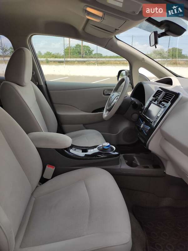 Хэтчбек Nissan Leaf 2012 в Белгороде-Днестровском