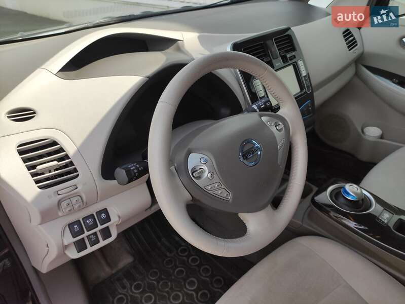 Хэтчбек Nissan Leaf 2012 в Белгороде-Днестровском