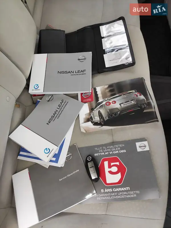 Хэтчбек Nissan Leaf 2012 в Белгороде-Днестровском документ