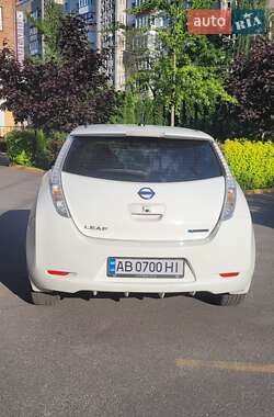 Хэтчбек Nissan Leaf 2015 в 