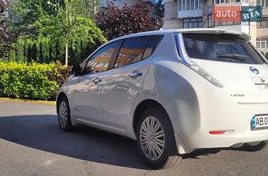 Хэтчбек Nissan Leaf 2015 в 