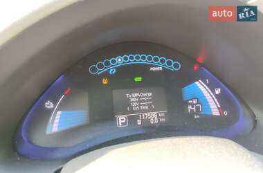 Хетчбек Nissan Leaf 2011 в 