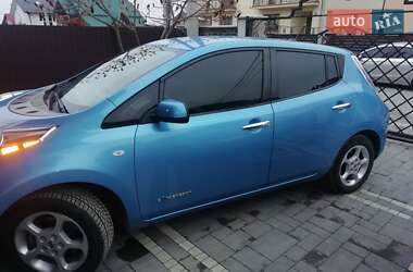 Хетчбек Nissan Leaf 2011 в 