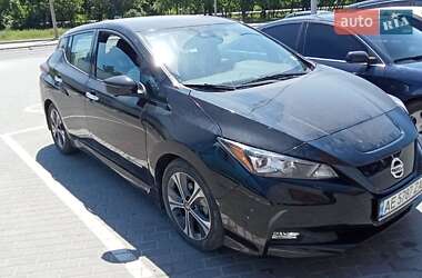 Хетчбек Nissan Leaf 2018 в Дніпрі