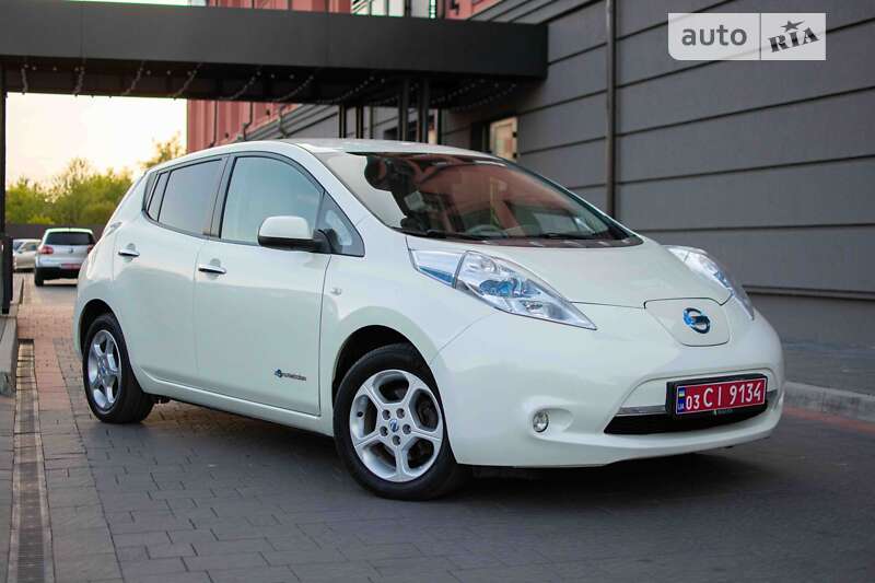 Хэтчбек Nissan Leaf 2012 в Дрогобыче