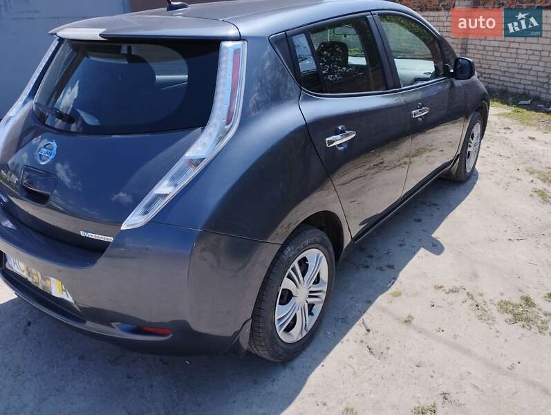 Хэтчбек Nissan Leaf 2013 в Нововолынске