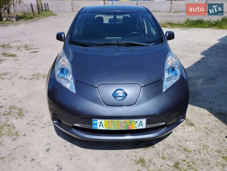 Хэтчбек Nissan Leaf 2013 в Нововолынске