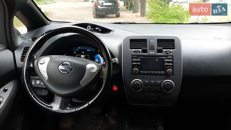 Хэтчбек Nissan Leaf 2013 в Киеве