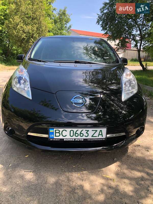 Хэтчбек Nissan Leaf 2014 в Львове