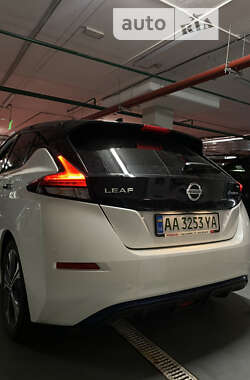 Хэтчбек Nissan Leaf 2022 в Киеве