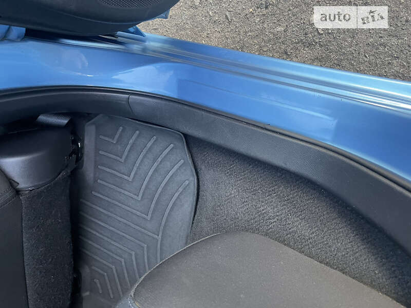 Хэтчбек Nissan Leaf 2014 в Днепре
