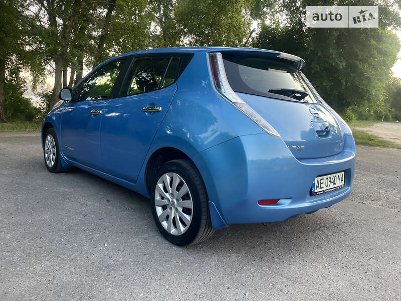 Хэтчбек Nissan Leaf 2014 в Днепре