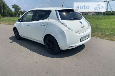 Хэтчбек Nissan Leaf 2016 в 
