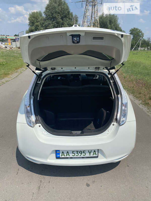 Хэтчбек Nissan Leaf 2016 в Киеве