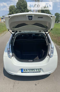 Хэтчбек Nissan Leaf 2016 в 