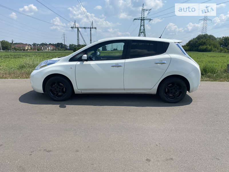 Хэтчбек Nissan Leaf 2016 в Киеве