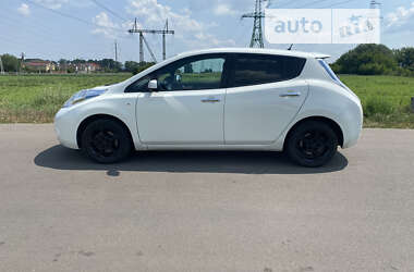 Хэтчбек Nissan Leaf 2016 в 