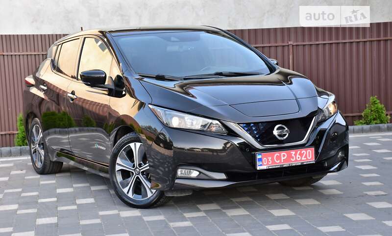 Хетчбек Nissan Leaf 2018 в 