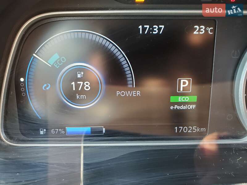 Хэтчбек Nissan Leaf 2019 в Хмельницком