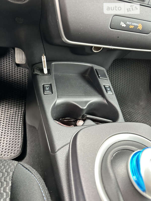 Хэтчбек Nissan Leaf 2017 в Житомире