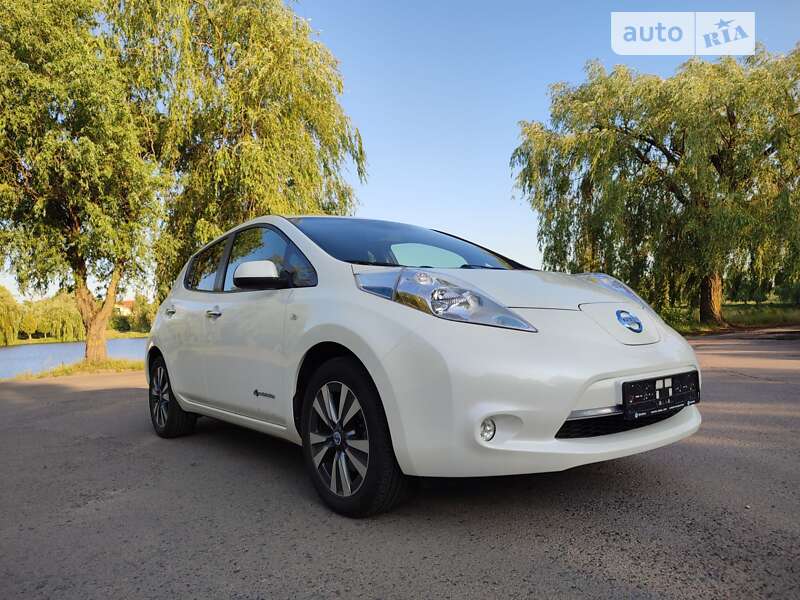 Хетчбек Nissan Leaf 2016 в Рівному