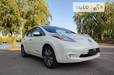 Хэтчбек Nissan Leaf 2016 в 
