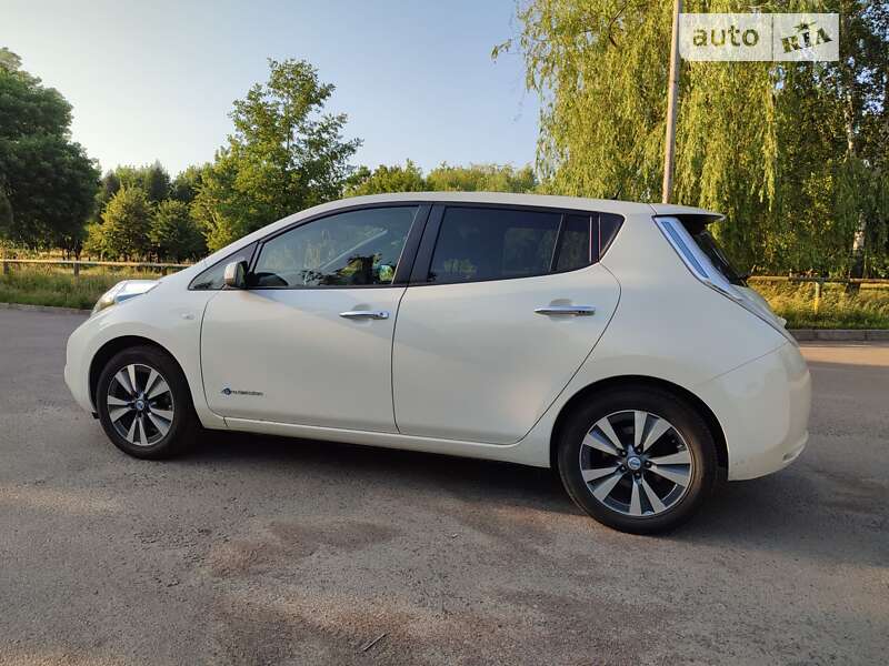 Хетчбек Nissan Leaf 2016 в Рівному
