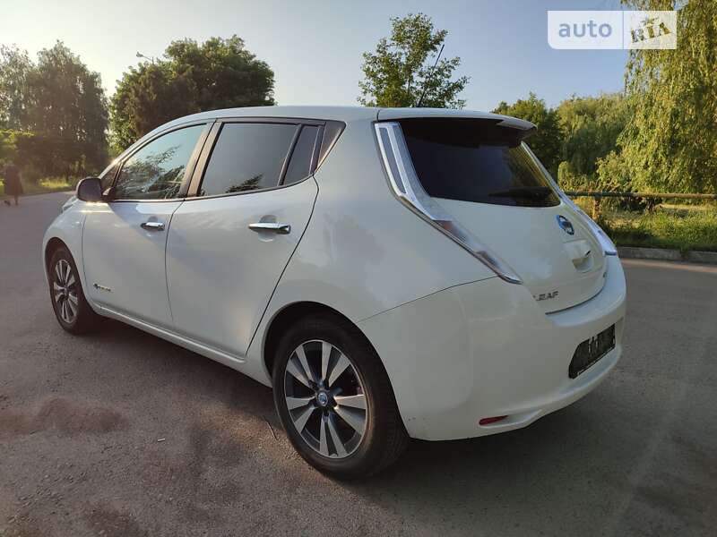 Хетчбек Nissan Leaf 2016 в Рівному