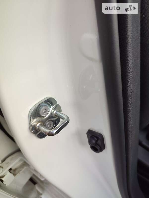 Хетчбек Nissan Leaf 2016 в Рівному