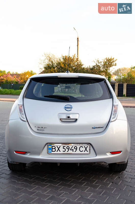 Хетчбек Nissan Leaf 2015 в Хмельницькому