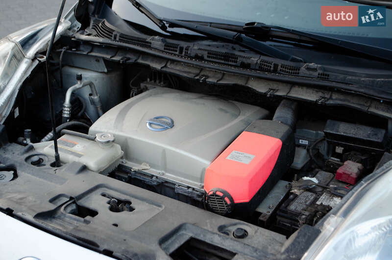 Хетчбек Nissan Leaf 2015 в Хмельницькому