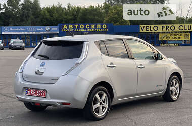 Хетчбек Nissan Leaf 2012 в 