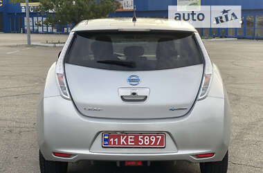 Хетчбек Nissan Leaf 2012 в 