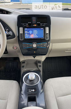 Хетчбек Nissan Leaf 2012 в 