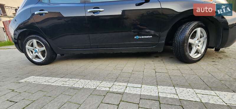 Хэтчбек Nissan Leaf 2014 в Львове