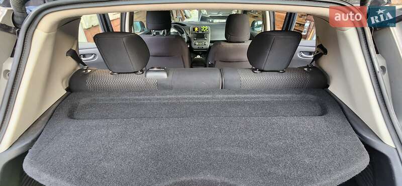 Хэтчбек Nissan Leaf 2014 в Львове