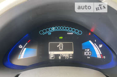 Хетчбек Nissan Leaf 2012 в 