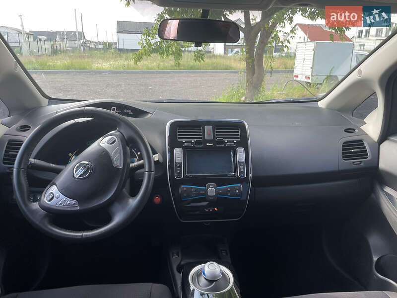 Хэтчбек Nissan Leaf 2016 в Софиевской Борщаговке