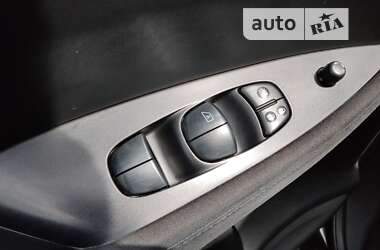Хэтчбек Nissan Leaf 2014 в 