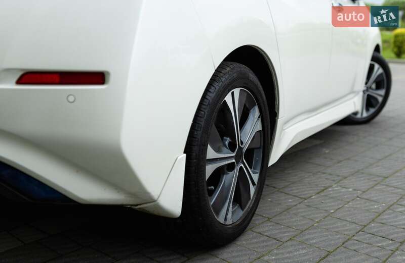 Хэтчбек Nissan Leaf 2020 в Стрые