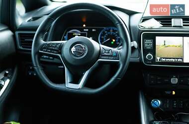 Хэтчбек Nissan Leaf 2020 в 