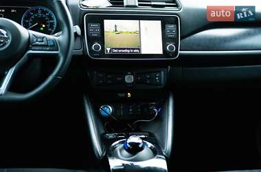 Хэтчбек Nissan Leaf 2020 в 