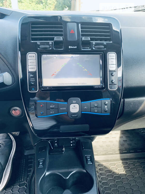 Хэтчбек Nissan Leaf 2013 в Полтаве