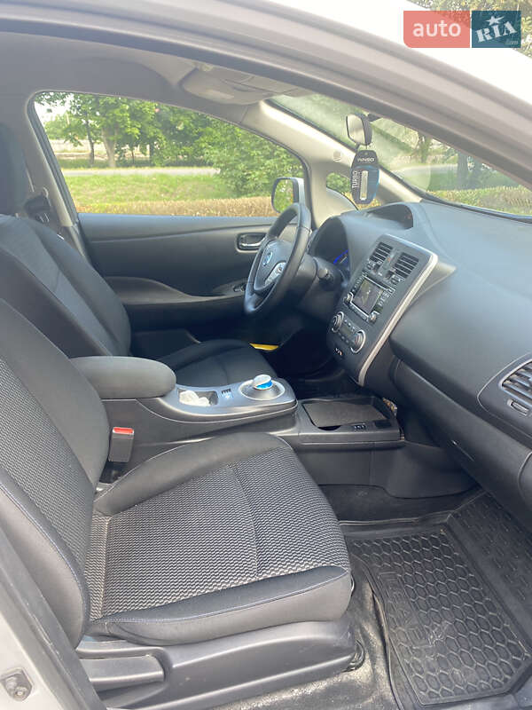 Хэтчбек Nissan Leaf 2017 в Миргороде