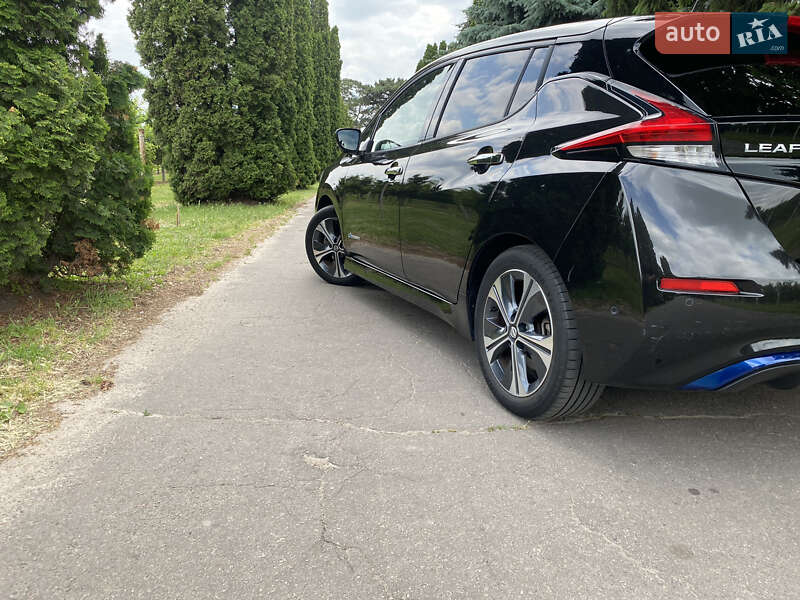 Хэтчбек Nissan Leaf 2019 в Кременчуге