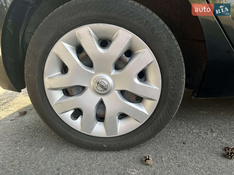 Хэтчбек Nissan Leaf 2015 в Житомире фото 27 Хэтчбек Nissan Leaf 2015 в Житомире