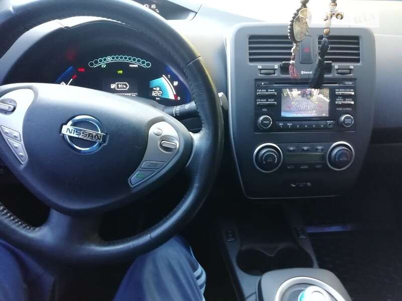 Хэтчбек Nissan Leaf 2015 в Сумах