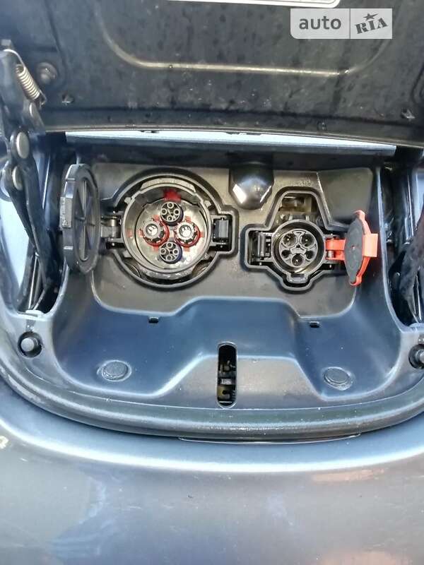 Хэтчбек Nissan Leaf 2015 в Сумах