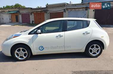 Хэтчбек Nissan Leaf 2011 в Николаеве