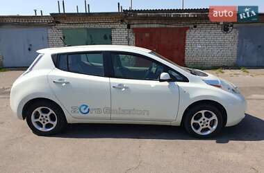 Хэтчбек Nissan Leaf 2011 в Николаеве